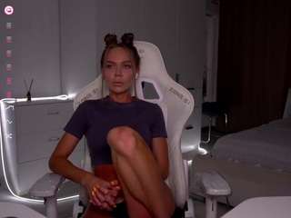 evelina-fox's live room