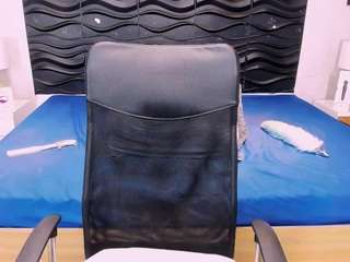 laura-riley webcam model