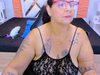 laura-riley Live Webcam on CamSoda