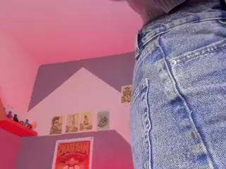Marcelinee50's Live Sex Cam Show