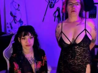 DUNGEONGIRLS1