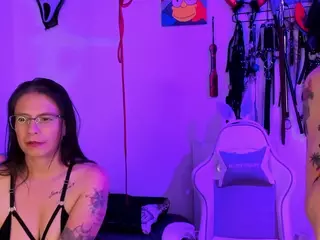DUNGEONGIRLS1's Live Sex Cam Show