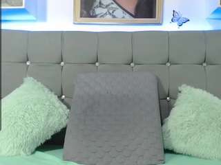 soll-red Live Webcam on CamSoda