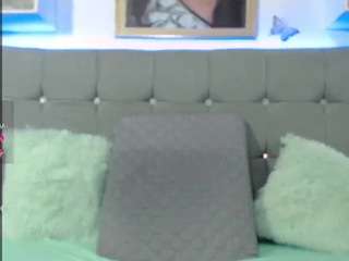 soll-red Live Webcam on CamSoda