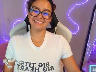 tiffany-lopez22 Live Webcam on CamSoda