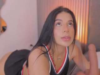 emelie-89's CamSoda show and profile