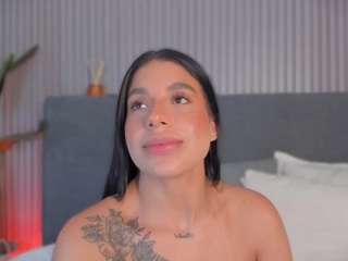 E M E L I E - 89 live webcam show