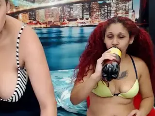 LunaAndMaloryBrag's Live Sex Cam Show