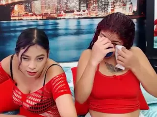 LunaAndMaloryBrag's Live Sex Cam Show