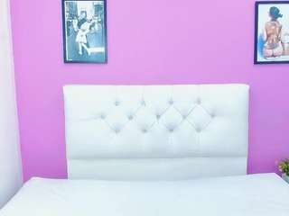 azley-sweet Live Webcam on CamSoda