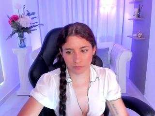 HannaaMills live cam preview