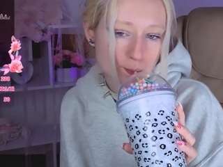 katiakim's CamSoda show and profile