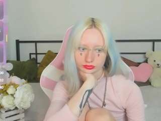 le modèle katiakim est en webcam porno dans un show sur le site camsoda, il possède les tags suivants: amateur,blowjob,tittyfuck,spanking,solo show,smoking,skinny,red hair,public,no drinking,hairy-pussy,fingering,fetish,cum,blue eyes,hd,small-tits,white