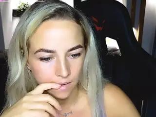 MiraMermayd's Live Sex Cam Show