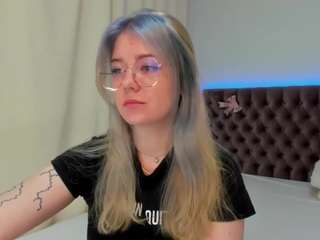 ellamayers Live Webcam on CamSoda