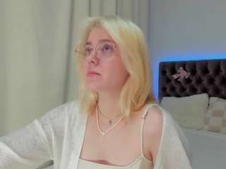 ellamayers webcam model