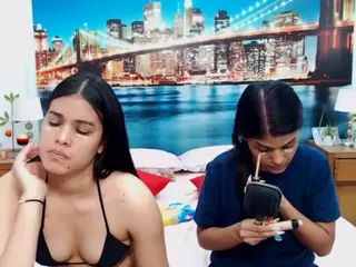 MishellFolk's Live Sex Cam Show