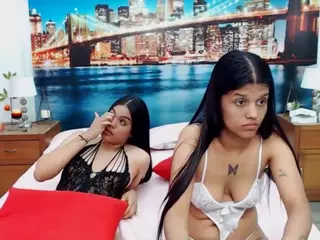 MishellFolk's Live Sex Cam Show