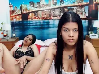 MishellFolk's Live Sex Cam Show