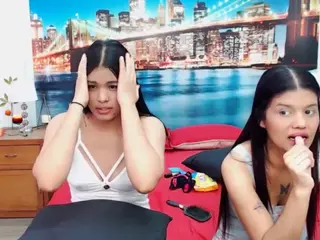 MishellFolk's Live Sex Cam Show
