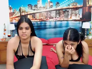 MishellFolk's Live Sex Cam Show