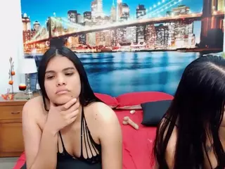 MishellFolk's Live Sex Cam Show