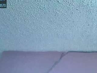 esperancita4570's CamSoda show and profile