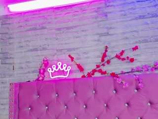 irina-foxx1's CamSoda show and profile