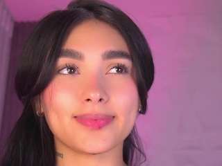 Este modelo está en vivo ahora. kaillyn-r