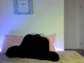 Live webcam model ccsummerz on Soda Cams