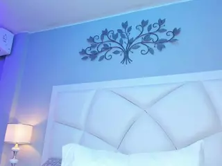 MelanieKlaus's Live Sex Cam Show