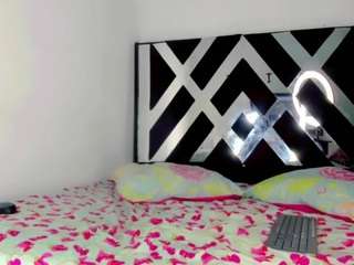 sofia-dollx Live Webcam on CamSoda