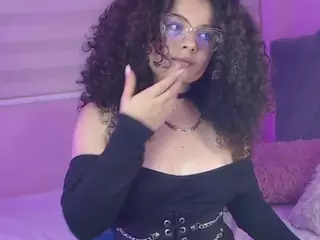 SuzieBluee's Live Sex Cam Show