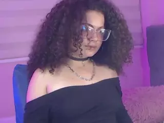 SuzieBluee's Live Sex Cam Show