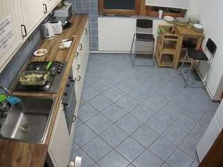 camsoda voyeurcam-julmodels-kitchen-2