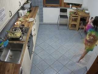 camsoda voyeurcam-julmodels-kitchen-2