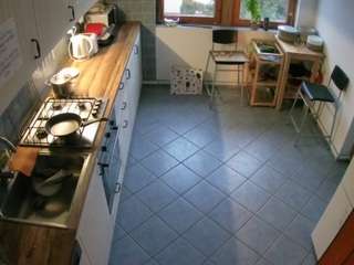 voyeurcam-julmodels-kitchen-2