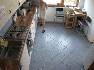 voyeurcam-julmodels-kitchen-2 camsoda Emmastoned420 