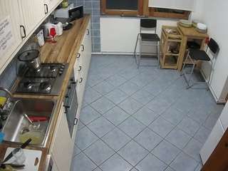 camsoda voyeurcam-julmodels-kitchen-2