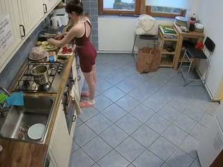 Cam Model Erickalee camsoda voyeurcam-julmodels-kitchen-2