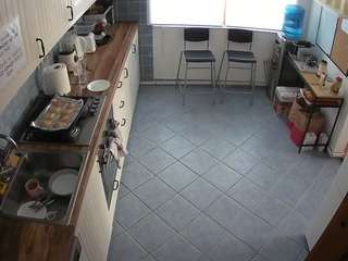 voyeurcam-julmodels-kitchen-2