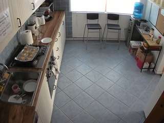 voyeurcam-julmodels-kitchen-2