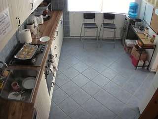 voyeurcam-julmodels-kitchen-2