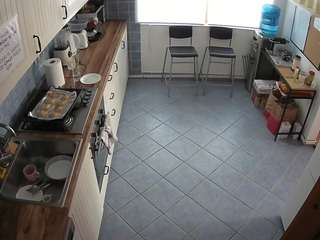 voyeurcam-julmodels-kitchen-2