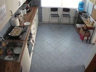 voyeurcam-julmodels-kitchen-2