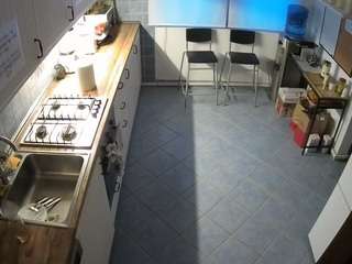 voyeurcam-julmodels-kitchen-2