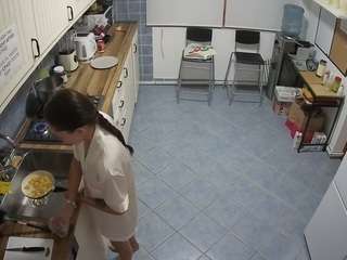 voyeurcam-julmodels-kitchen-2