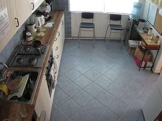 voyeurcam-julmodels-kitchen-2