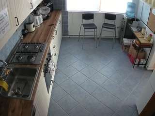 voyeurcam-julmodels-kitchen-2