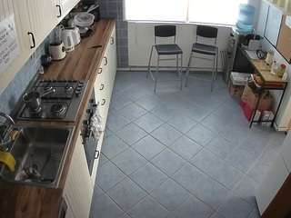 voyeurcam-julmodels-kitchen-2